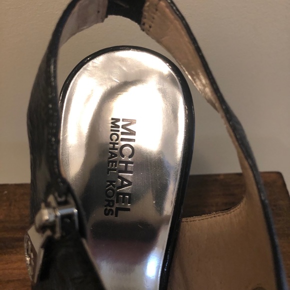 Michael Kors Patent leather sandals - Picture 4 of 6